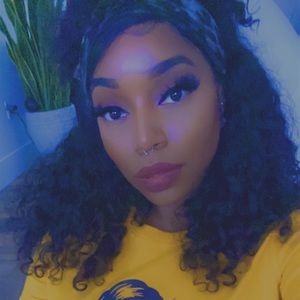 Meet your Posher, Simone